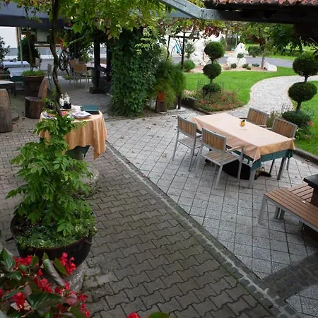 בית הארחה Repnik קמניק